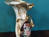 Старинная фарфоровая ваза для цветов 1