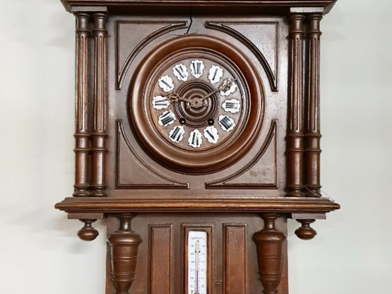 Старинные настенные часы в стиле Неоренессанс 0