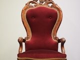 Кресло из массива красного дерева 0