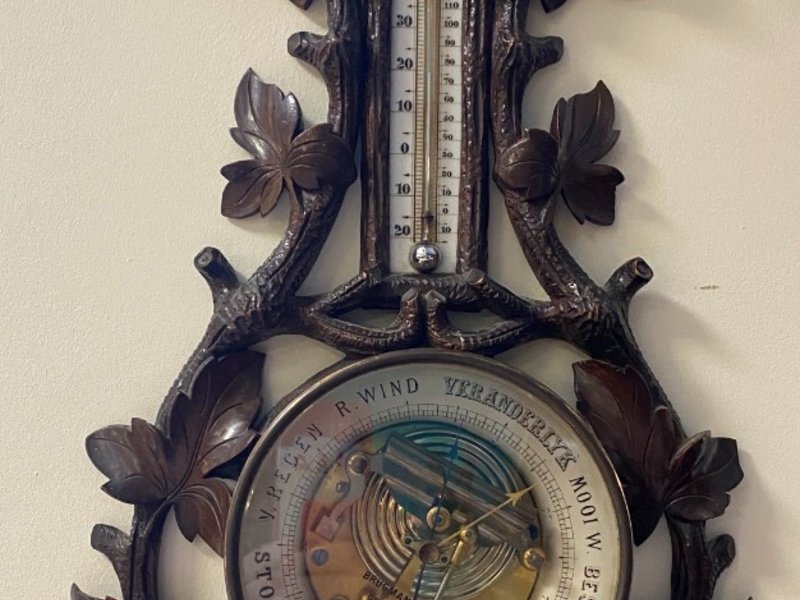 Старинный барометр-термометр в деревянном корпусе 0
