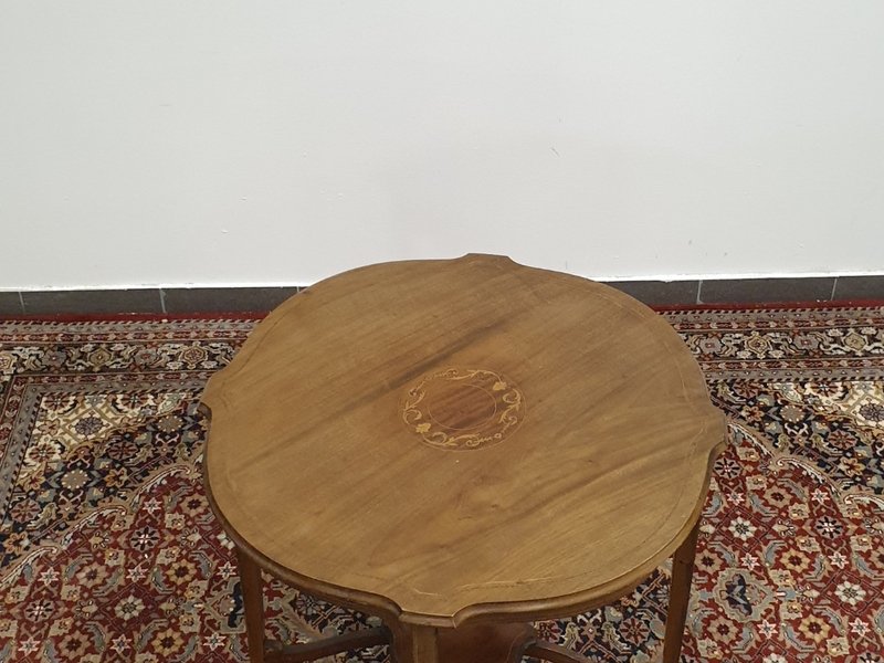 Старинный столик из красного дерева 2